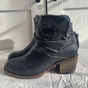FREEBIRD CASEY Bootie